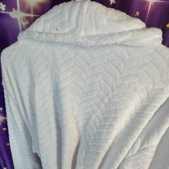Hotel Spa Collection - Cozy White Plush Robe - White - OS - - Picture 5 of 5